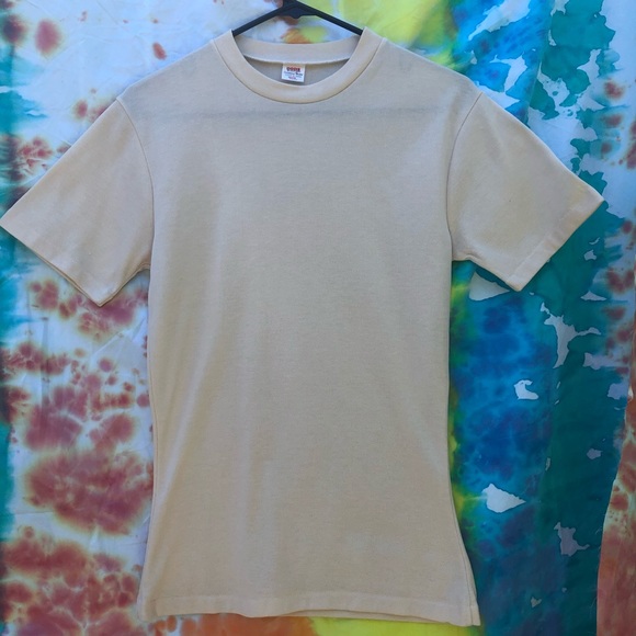 SOLD! 1970’s deadstock vintage t-shirt 🕺 - Picture 1 of 5